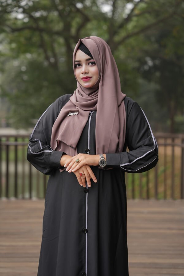 Elegant New Abaya & Hijab - Image 3