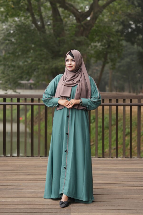 Elegant New Abaya & Hijab - Image 2