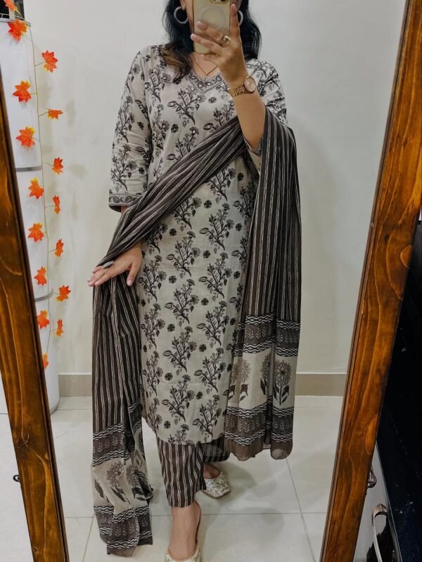 Premium Rich Heavy Dhabu Suit - Image 2