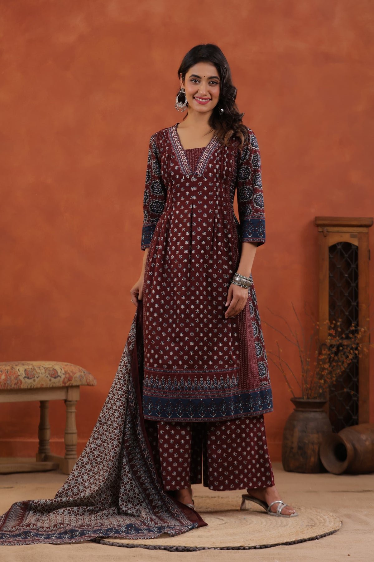 Wow designer cotton suit set in red - Image 4