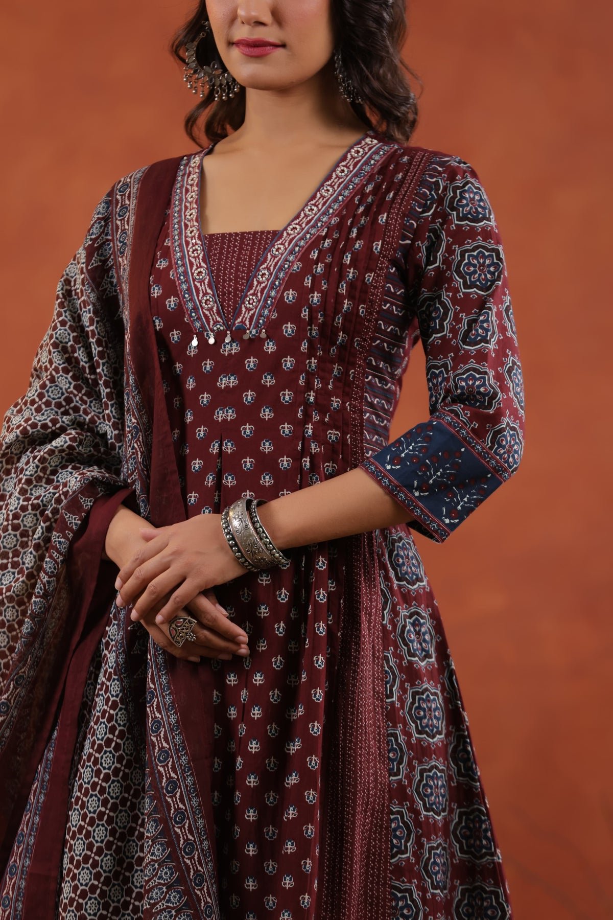 Wow designer cotton suit set in red - Image 3